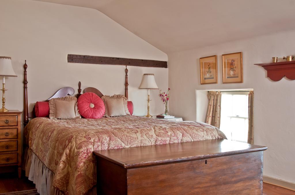 Wayside Inn Bed And Breakfast Ellicott City Oda fotoğraf